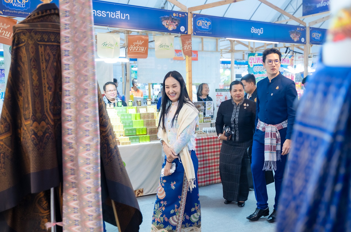 🔆พช.บุรีรัมย์🔆  GROWTH TEAM BURIRAM PLUS สร้างสรรค์ สร้างสุข : สรุปรายงานผลการจำหน่ายสินค้าในงาน "OTOP TO THE WORLD ภูมิปัญญาไทย ภูมิใจสู่สากล" จ.บุรีรัมย์